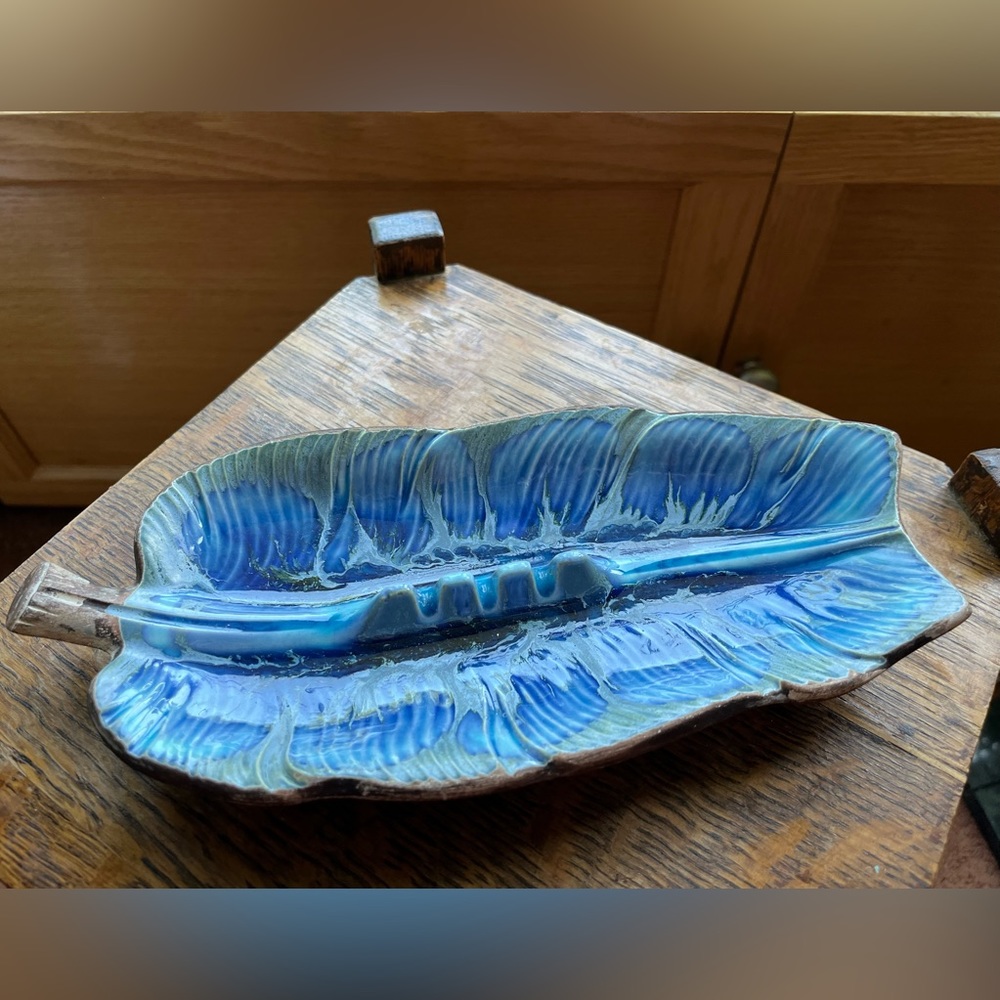 Vintage Treasure Craft leaf ashtray